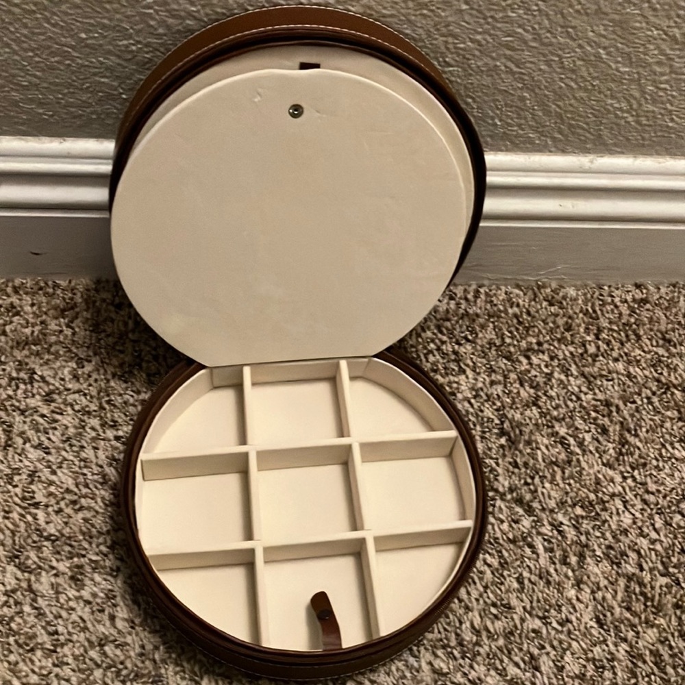 Vintage travel jewelry case